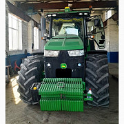 Дөңгелекті трактор John Deere 8335R, Сумы облысы. 