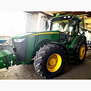 Дөңгелекті трактор John Deere 8335R, Сумы облысы. 