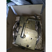 Замок дверей Т-150 у зборі, Харківська обл. Україна