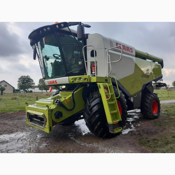 Комбайн Claas Lexion 750 + V750, Київ.  - зображення 1