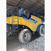 Комбайн зернозбиральний New Holland CR 9080, Сумська область. 